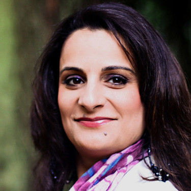 Headshot of Daljit Gill-Badesha